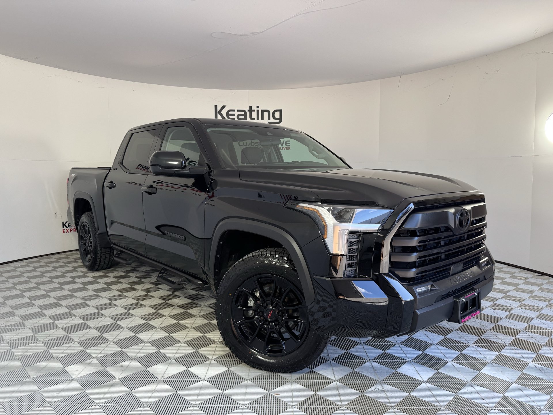 Used 2023 Toyota Tundra SR5 AWD/4WD image 2