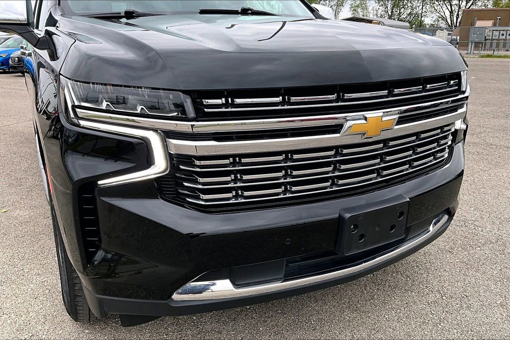Used 2024 Chevrolet Suburban Premier AWD/4WD image 39