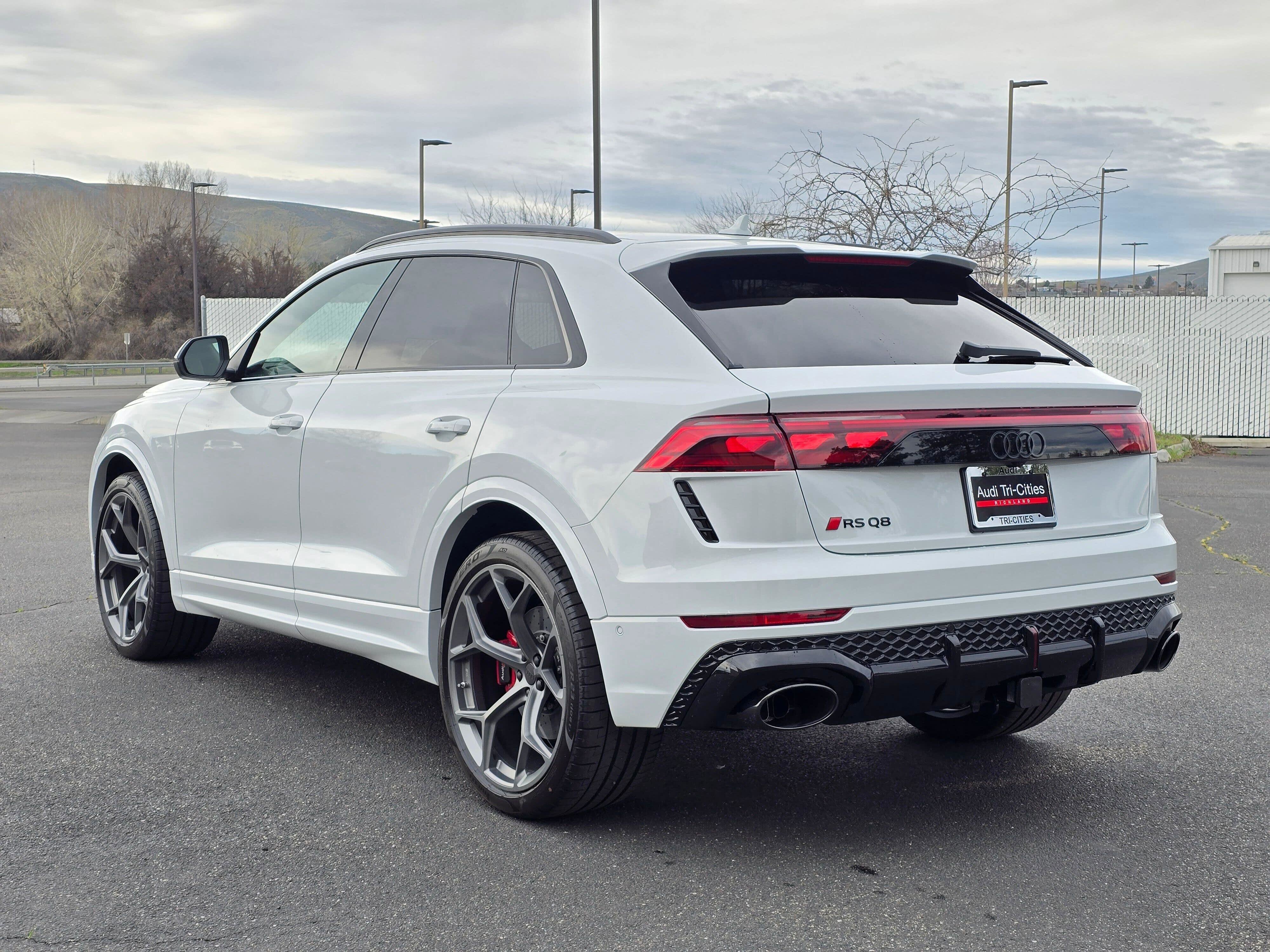 New 2026 Audi RS Q8 performance image 4