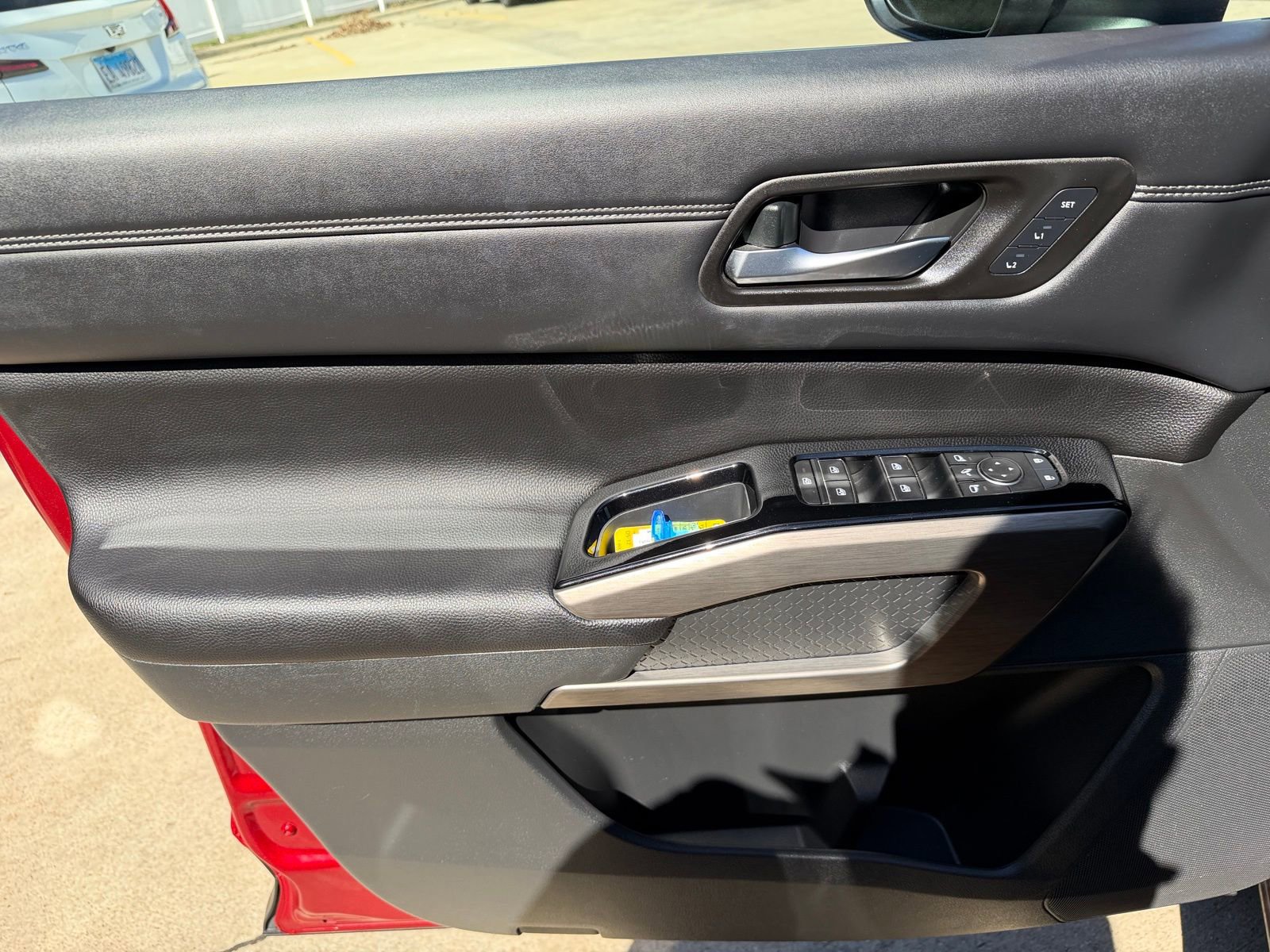 Used 2023 Nissan Pathfinder Platinum w/ Cargo Package image 23