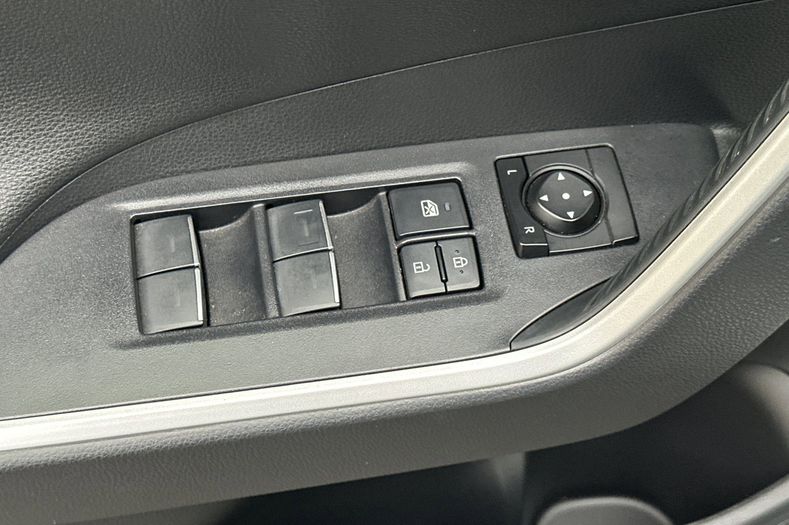 Used 2024 Toyota RAV4 XSE image 12