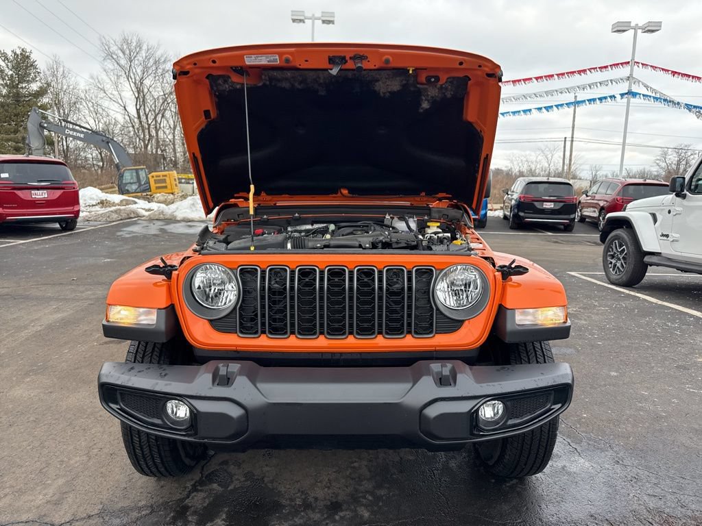 New 2025 Jeep Gladiator Sport AWD/4WD image 14