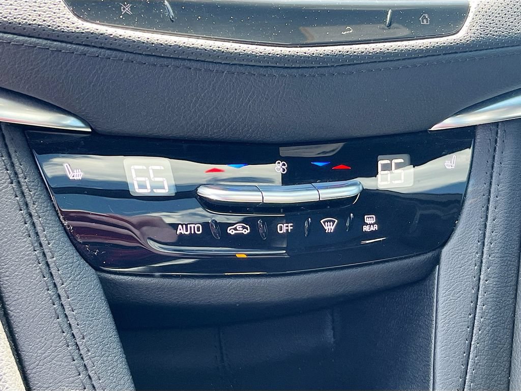 Used 2024 Cadillac XT6 Luxury AWD/4WD image 14