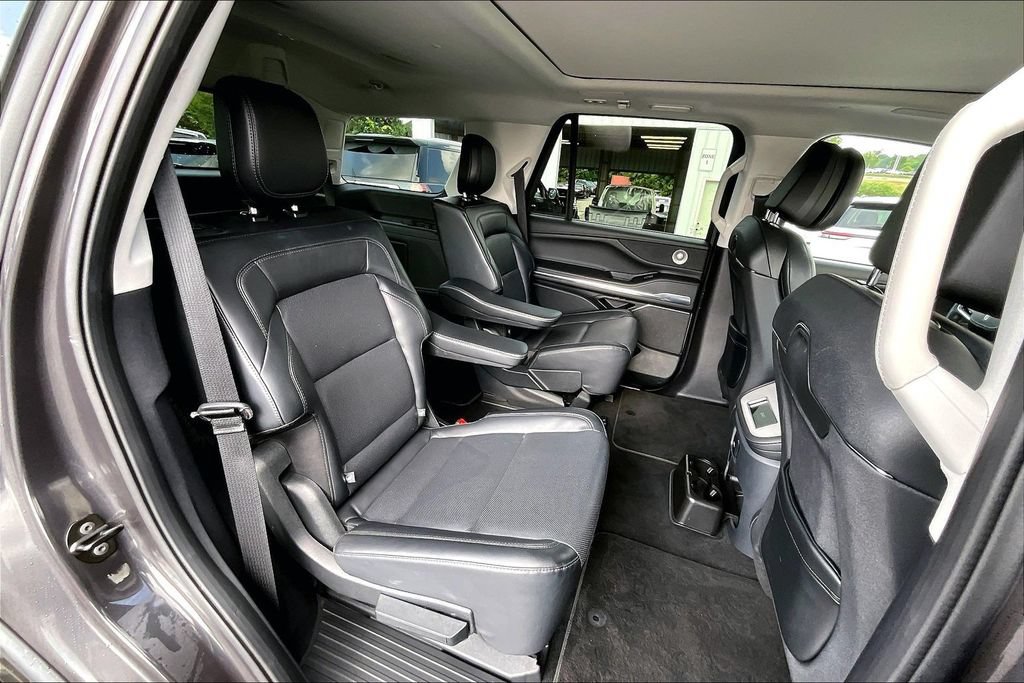Used 2025 Lincoln Navigator Reserve AWD/4WD image 27