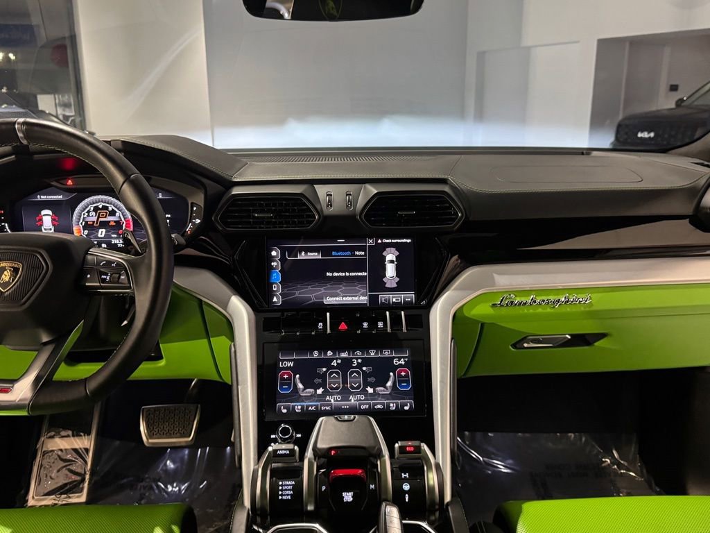 Used 2020 Lamborghini Urus image 32