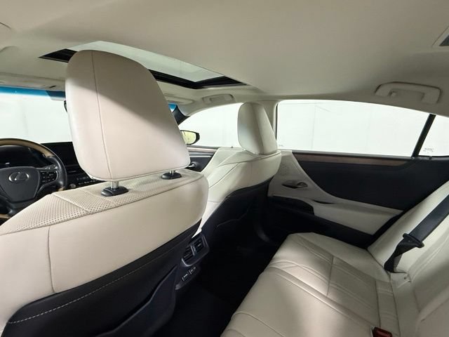 Certified 2025 Lexus ES 300h w/ Technology Package FWD image 27