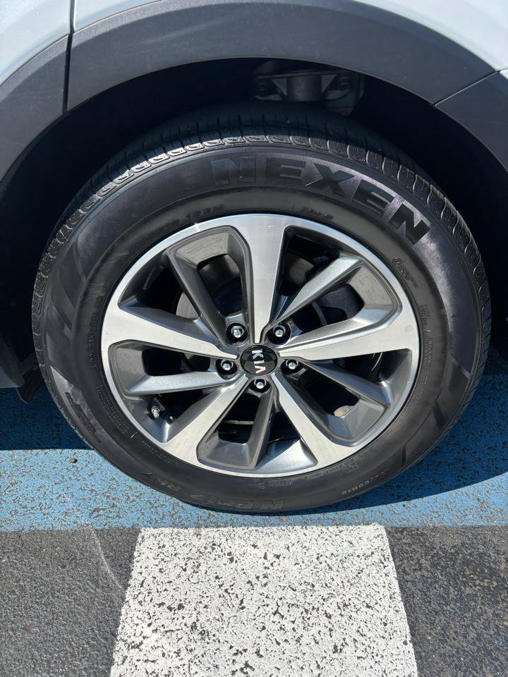Used 2020 Kia Sorento AWD V6 image 32