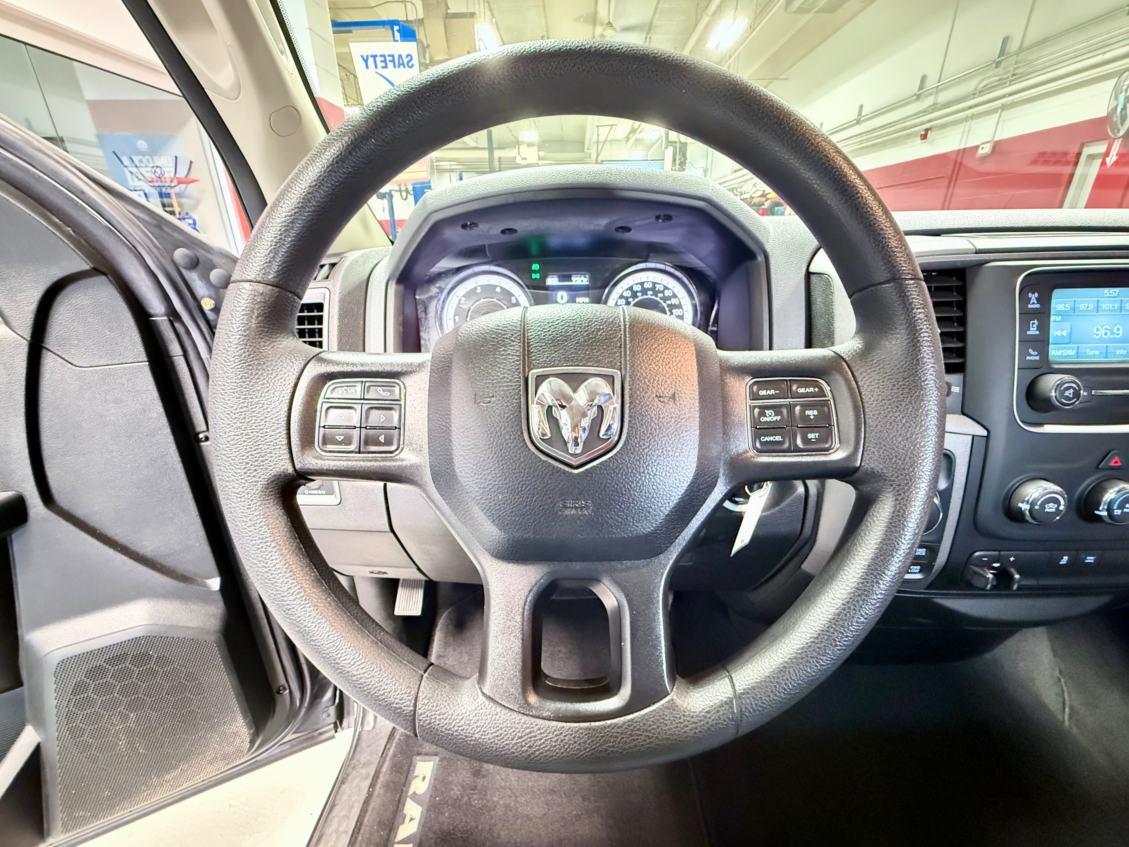 Used 2019 RAM 1500 Express w/ Express Value Package AWD/4WD image 21