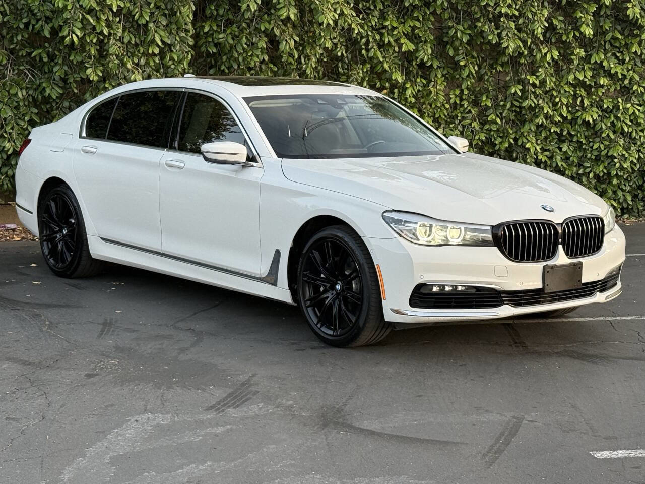Used 2018 BMW 740i RWD image 3