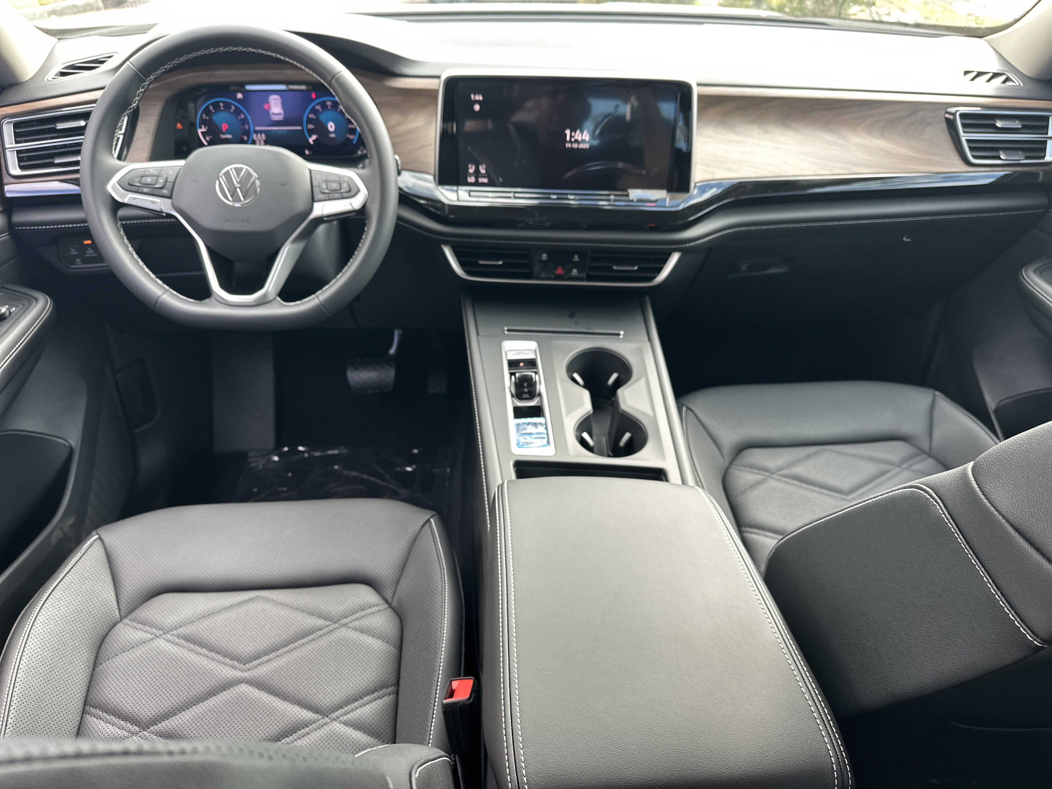 New 2026 Volkswagen Atlas SE image 14