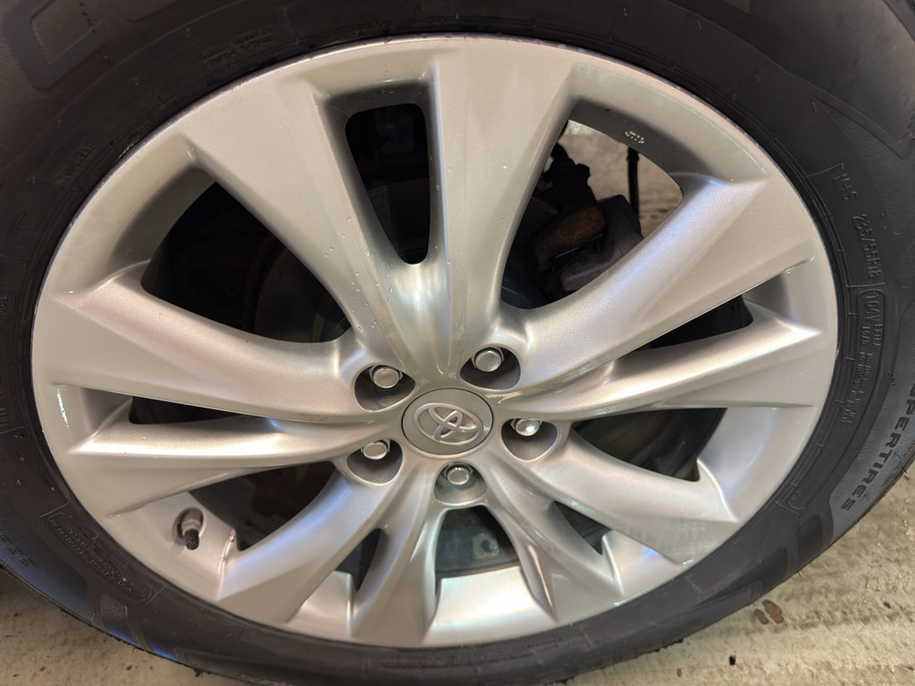 Used 2015 Toyota RAV4 Limited image 34