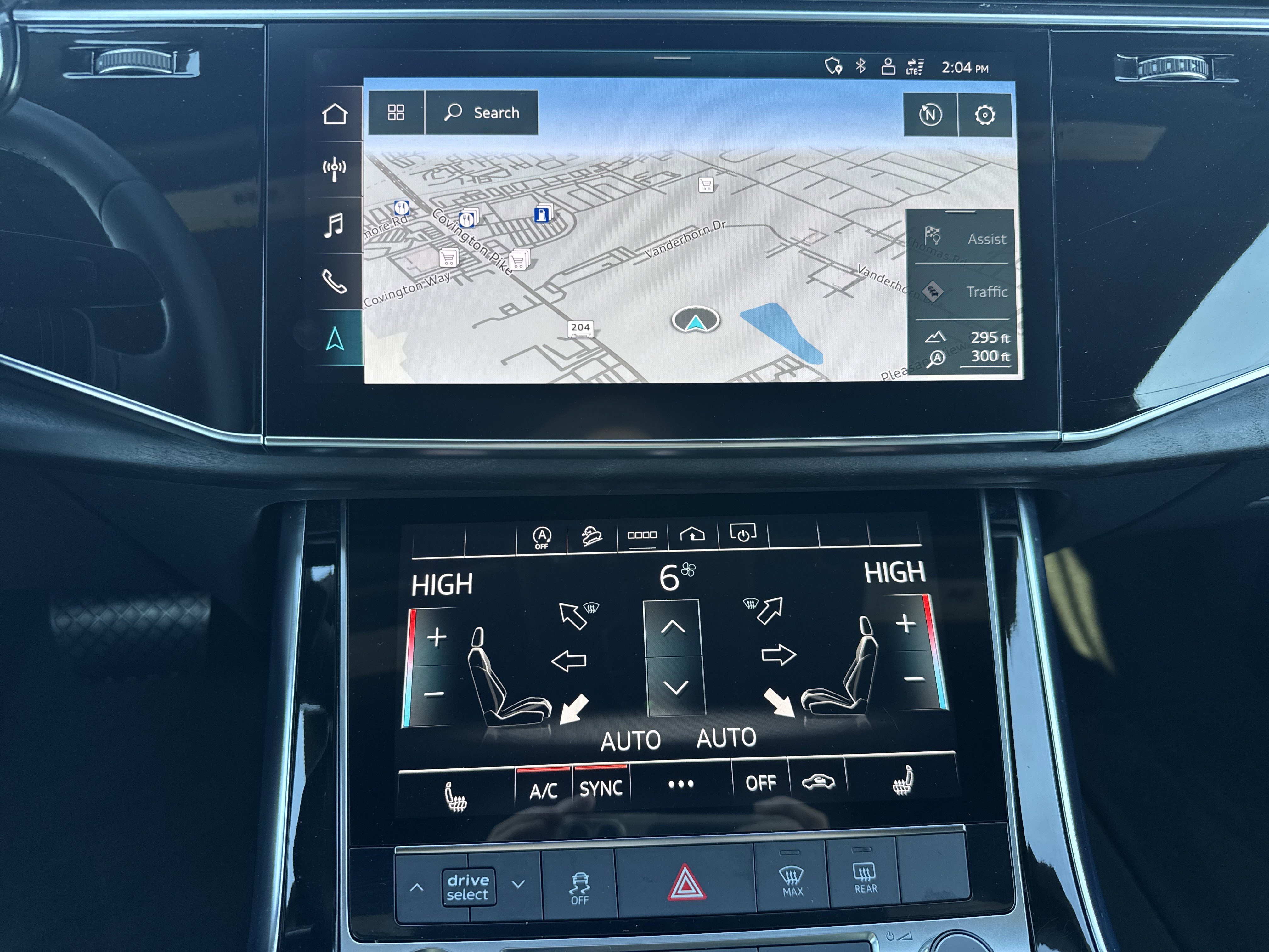 Used 2023 Audi Q8 Premium image 12