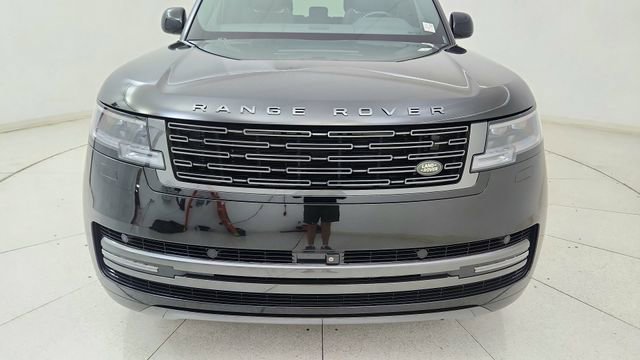 Used 2025 Land Rover Range Rover SE AWD/4WD image 8