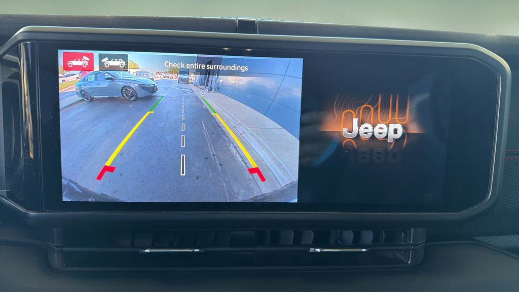 Used 2024 Jeep Wrangler Unlimited Rubicon w/ Technology Group image 20