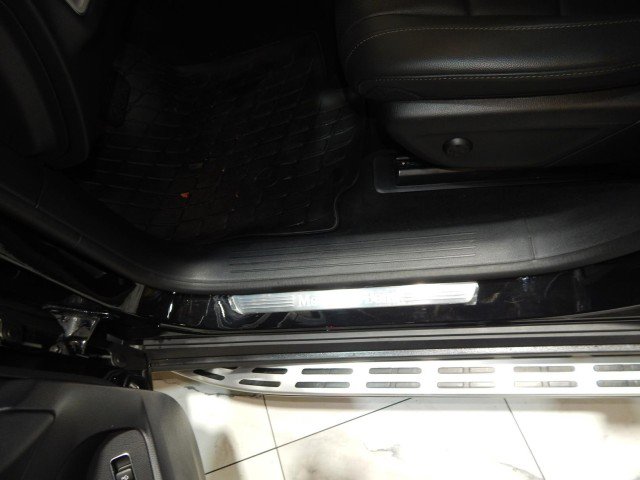 Used 2023 Mercedes-Benz GLE 450 GLE 450 AWD w/ AMG Line Exterior image 14