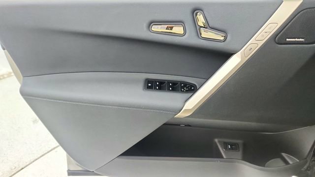 Used 2024 BMW iX xDrive50 w/ Premium Package image 35