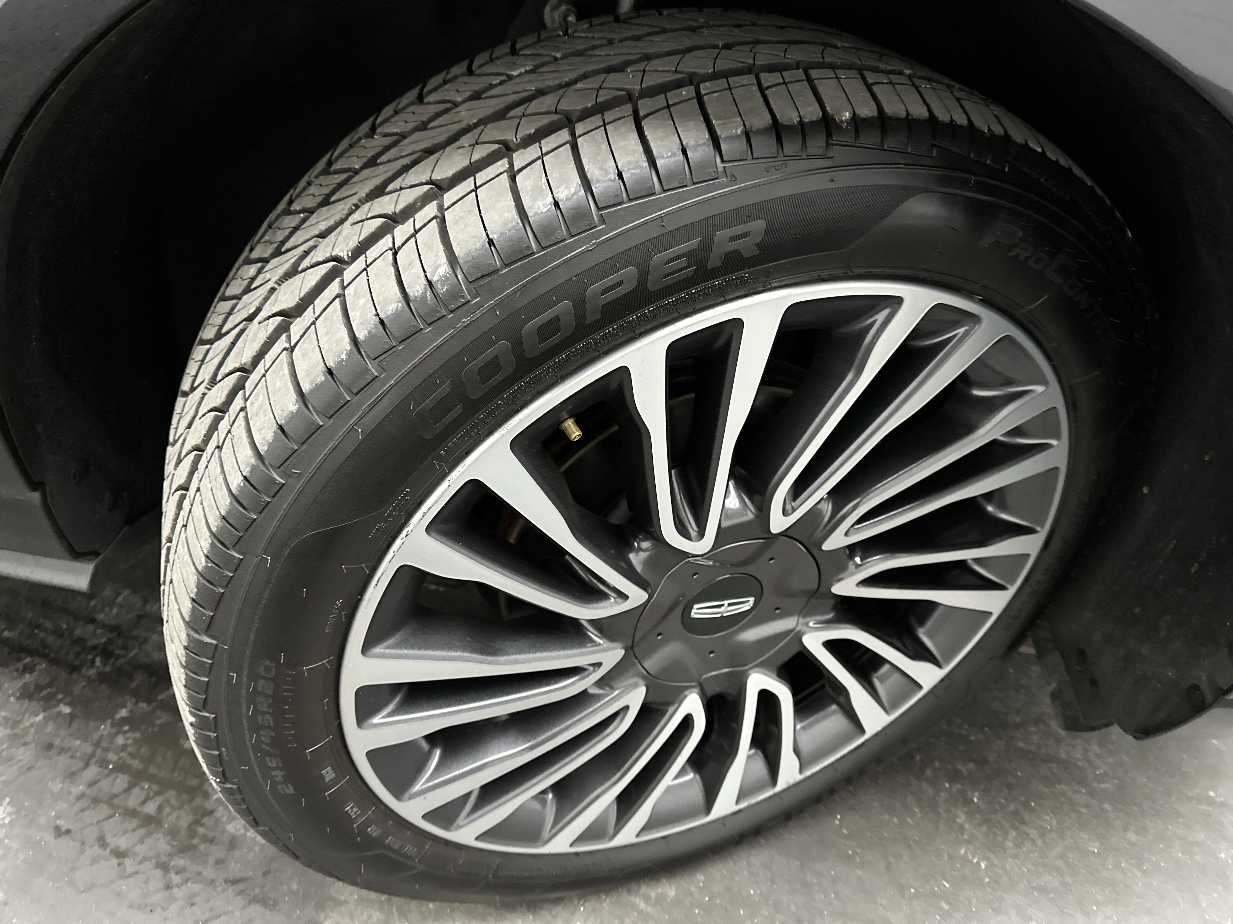 Used 2021 Lincoln Corsair Reserve w/ Equipment Group 201A image 12