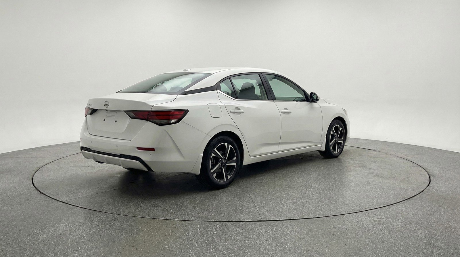 Used 2025 Nissan Sentra SV image 9