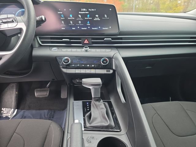 Certified 2024 Hyundai Elantra SEL image 35