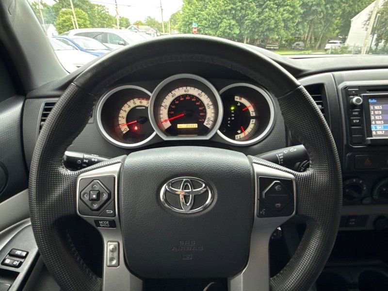 Used 2014 Toyota Tacoma 4x4 Access Cab w/ Convenience Package image 18