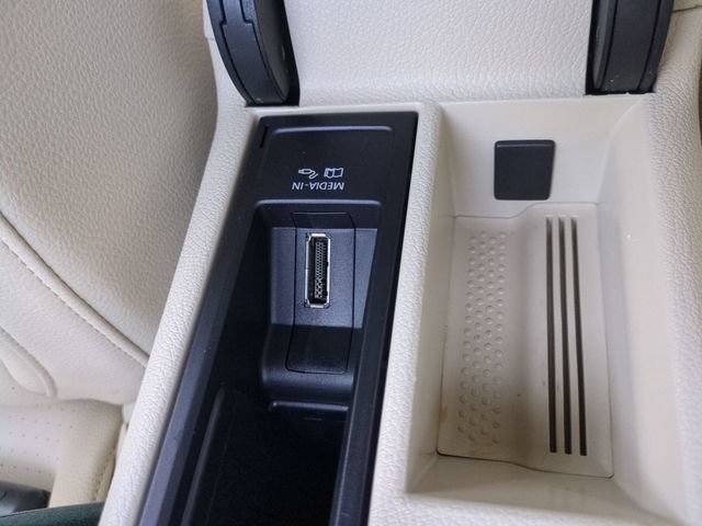 Used 2015 Volkswagen Eos Komfort FWD image 26