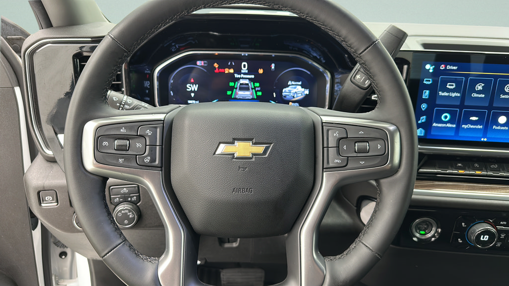 Used 2024 Chevrolet Silverado 1500 LT AWD/4WD image 18