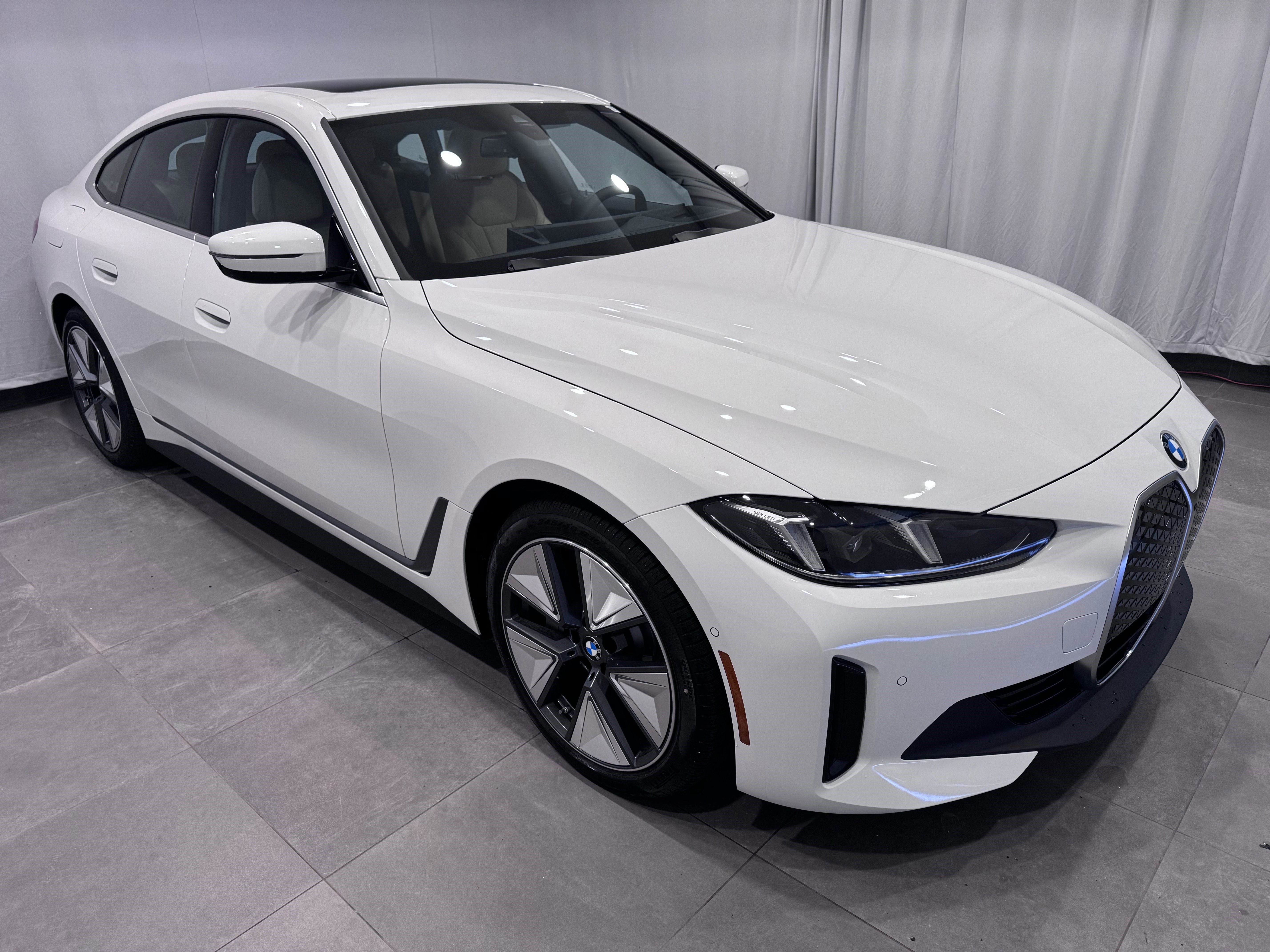 New 2026 BMW i4 xDrive40i AWD/4WD image 3