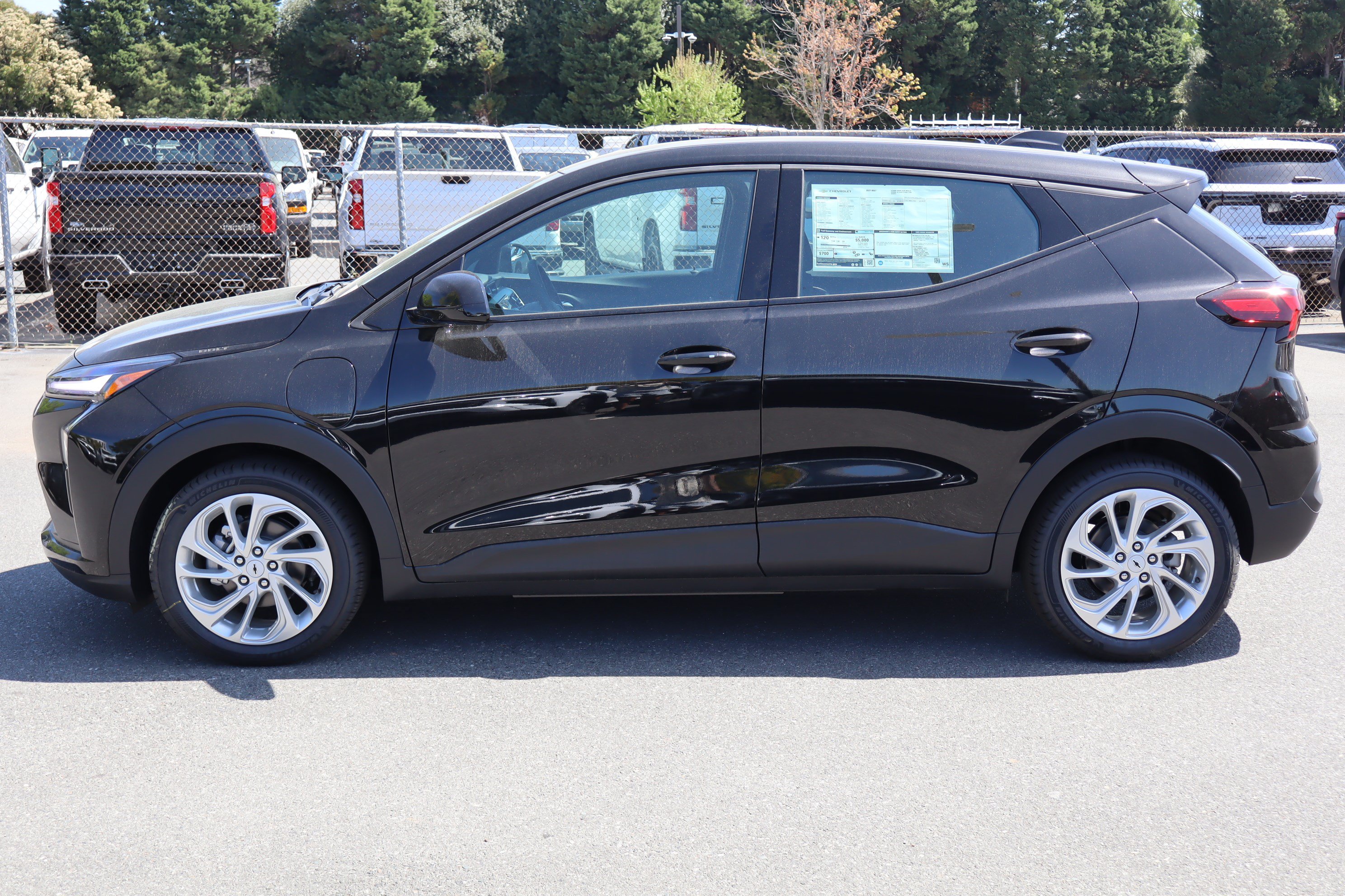New 2027 Chevrolet Bolt LT w/ Comfort Package FWD image 6