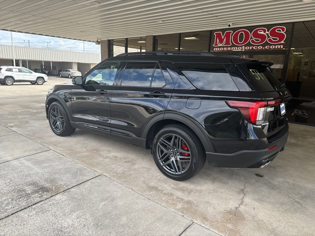 Certified 2025 Ford Explorer ST image 6