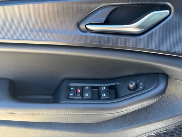 Used 2024 Jeep Grand Cherokee L Laredo AWD/4WD image 17