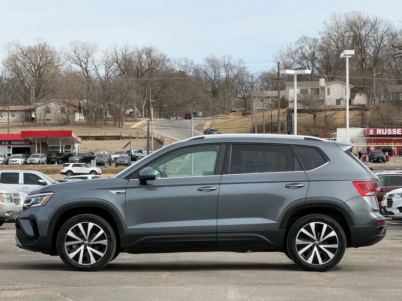 Used 2022 Volkswagen Taos SEL w/ Panoramic Sunroof Package AWD/4WD image 6