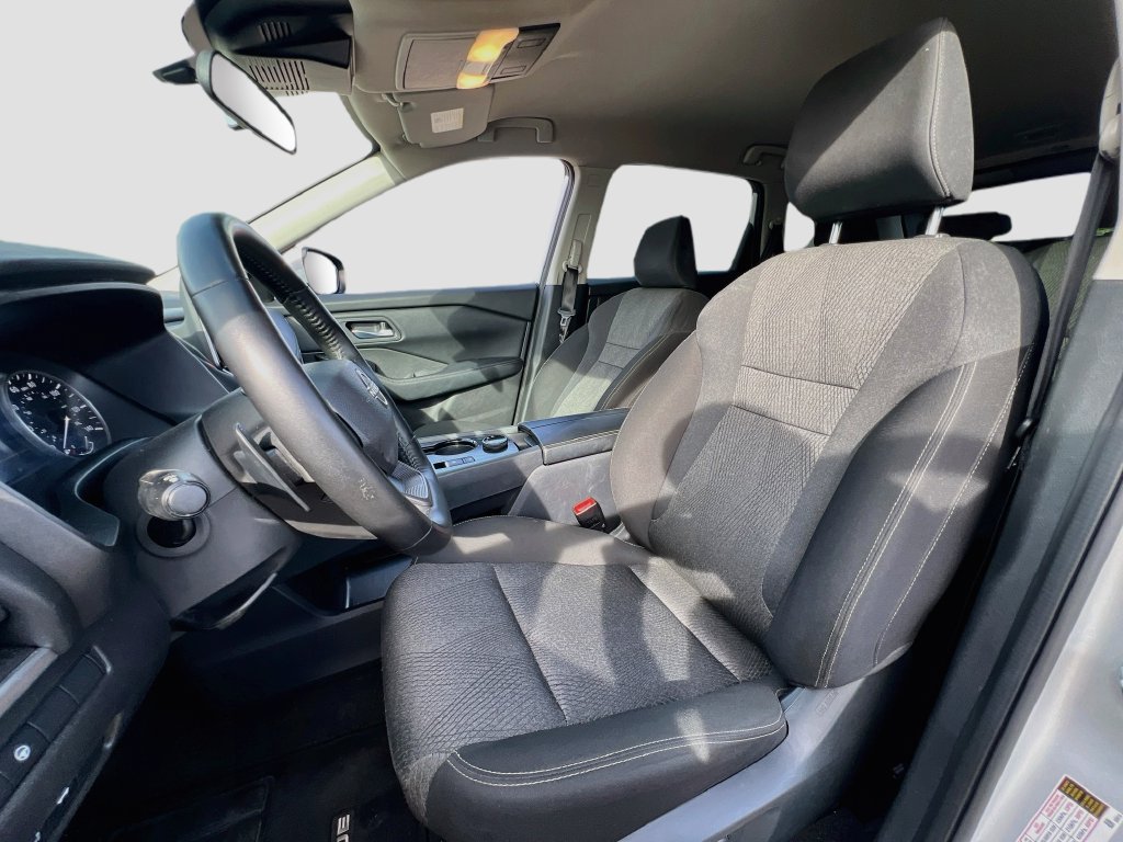 Used 2025 Nissan Rogue SV AWD/4WD image 19