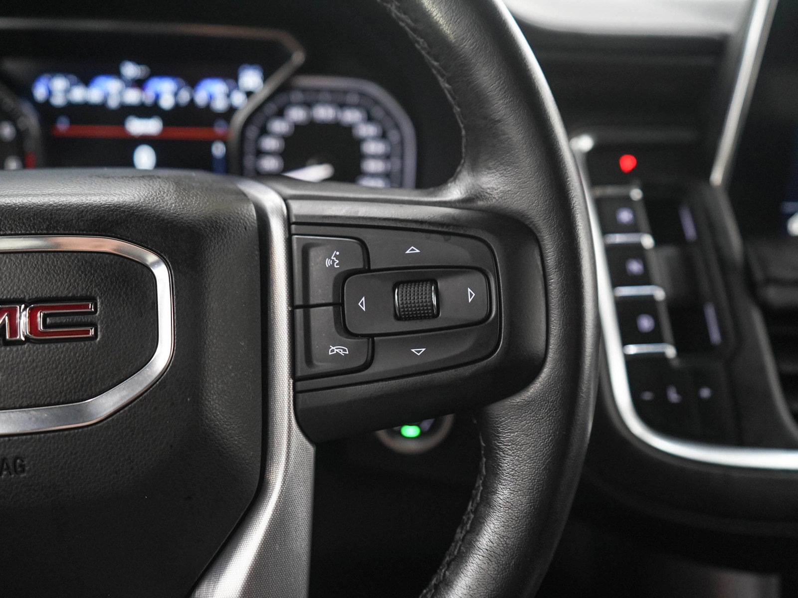 Used 2021 GMC Yukon SLE AWD/4WD image 26