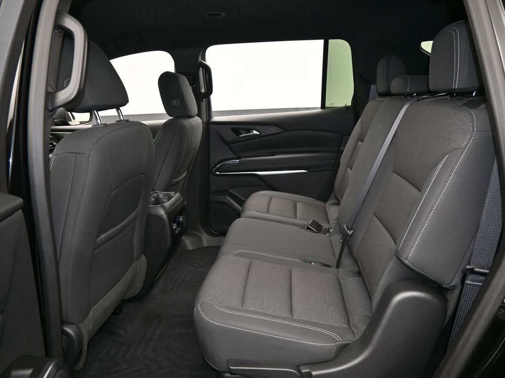 Used 2024 Chevrolet Traverse LS image 36