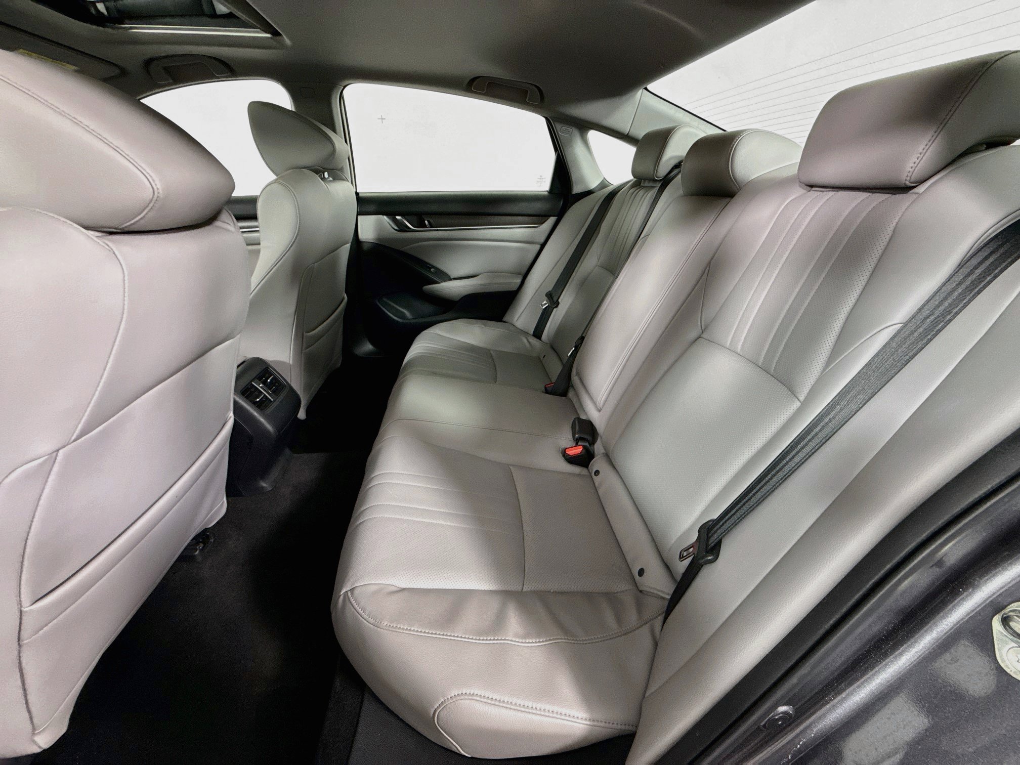 Used 2018 Honda Accord EX-L image 22