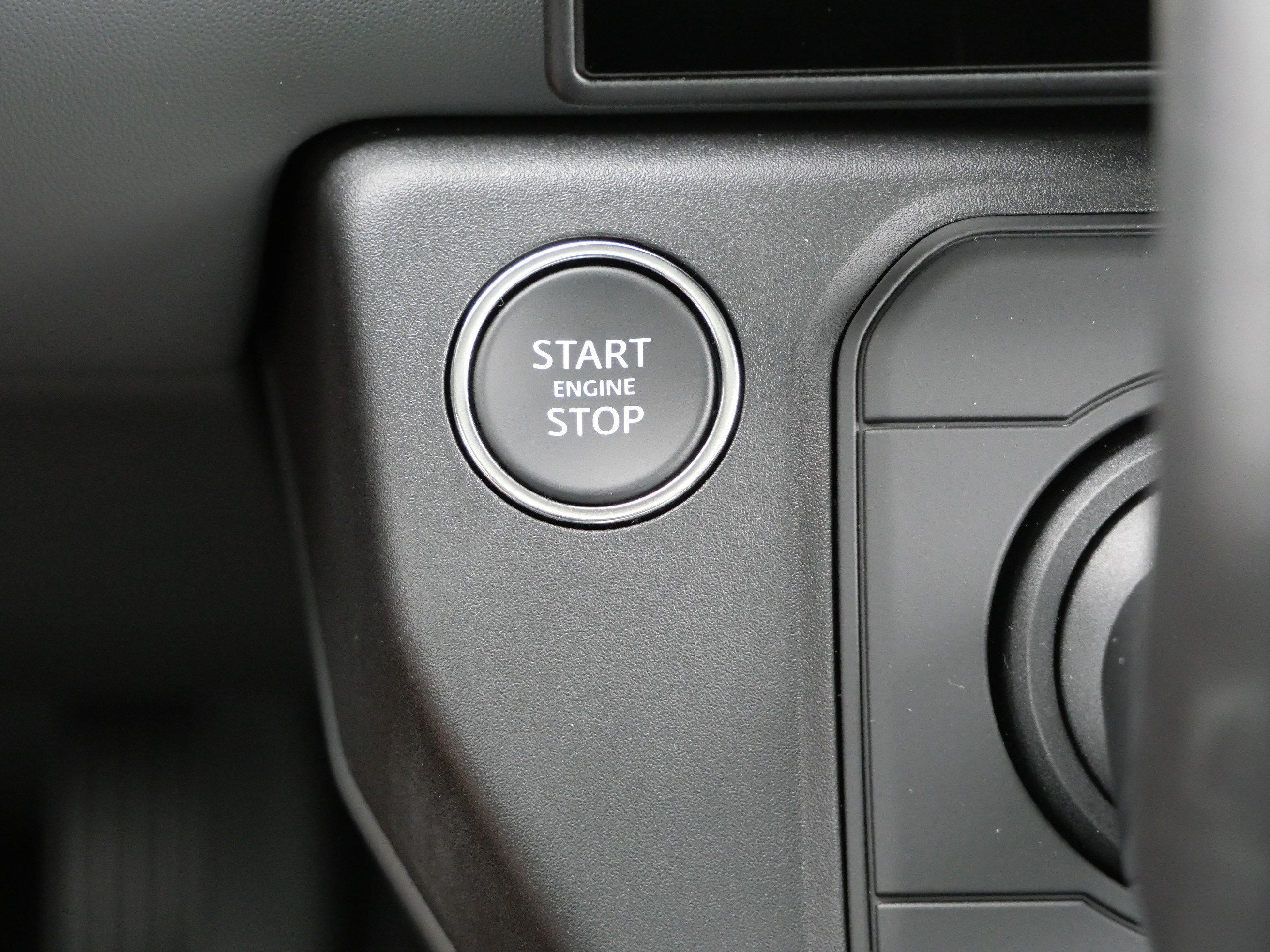 New 2026 Land Rover Defender 130 X-Dynamic SE AWD/4WD image 10