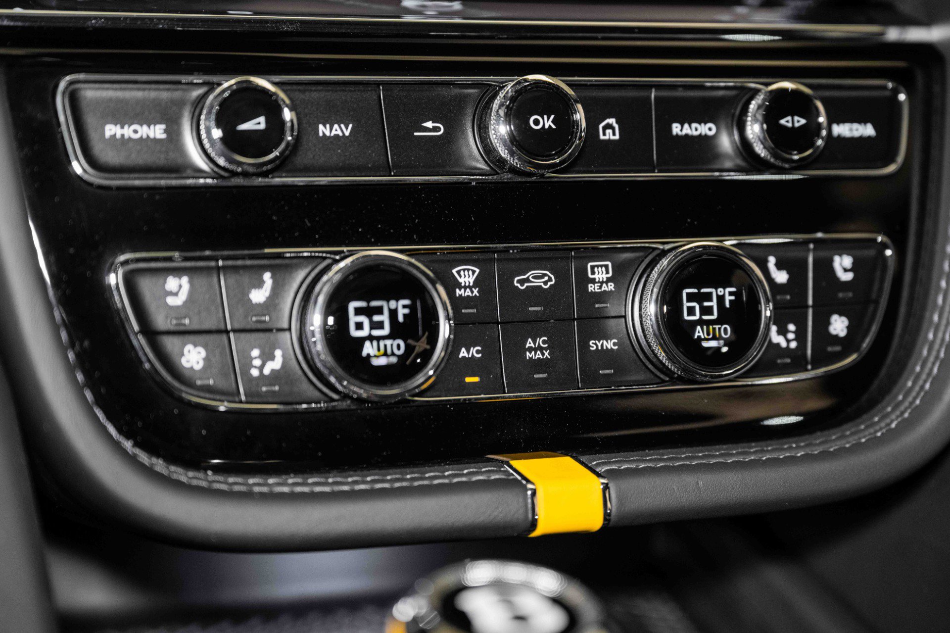 Certified 2024 Bentley Bentayga image 41