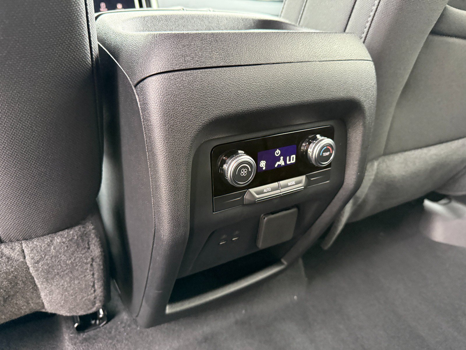 New 2027 GMC Acadia Elevation w/ Black Edition AWD/4WD image 18
