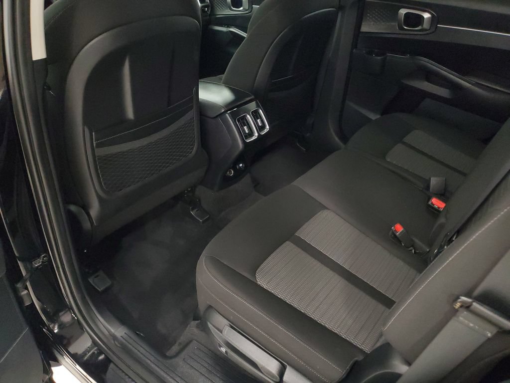 Used 2022 Kia Sorento LX FWD image 14