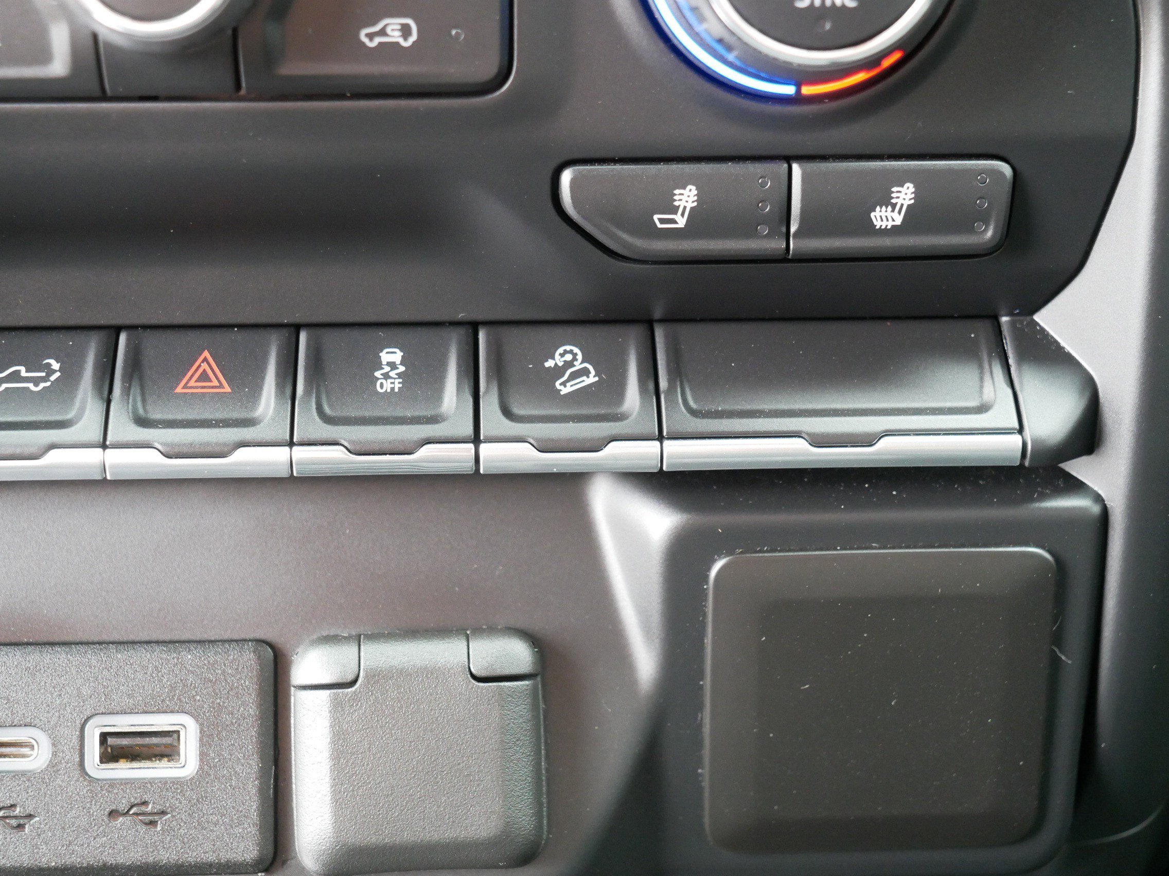 Used 2019 Chevrolet Silverado 1500 LT Trail Boss w/ Convenience Package AWD/4WD image 32