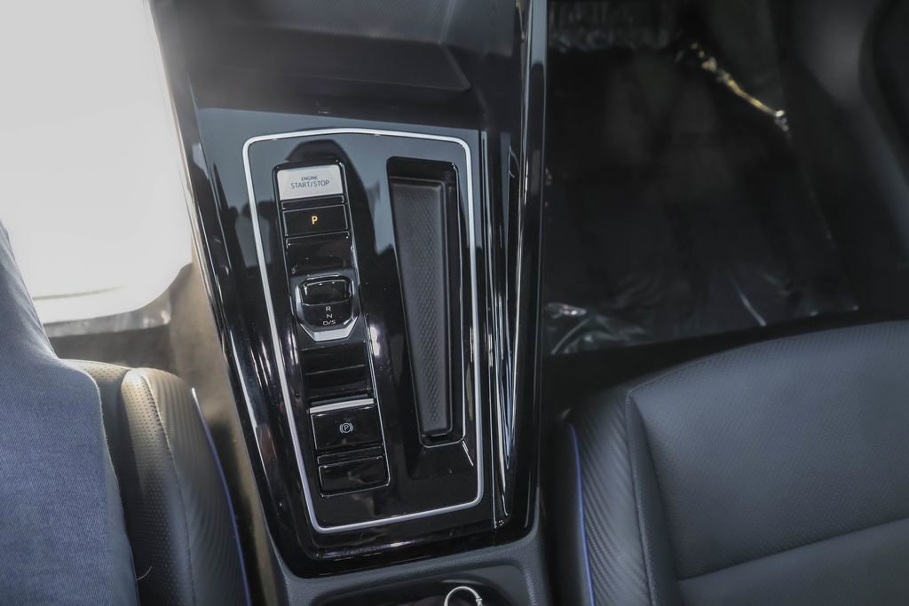 Certified 2024 Volkswagen Golf R image 21