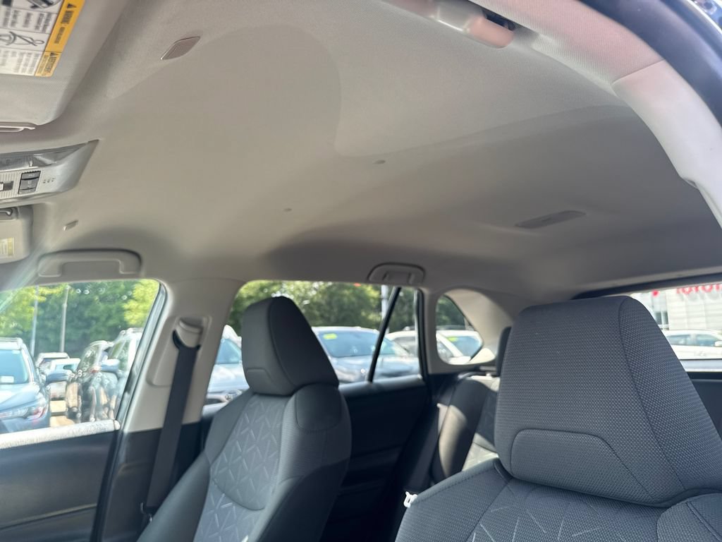 Used 2025 Toyota RAV4 XLE AWD/4WD image 16