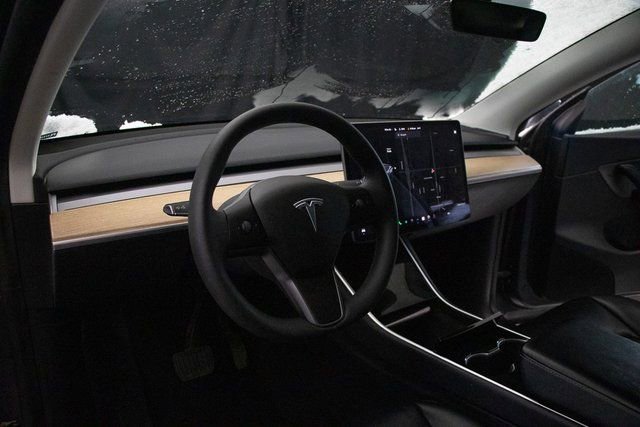 Used 2020 Tesla Model Y Long Range image 23