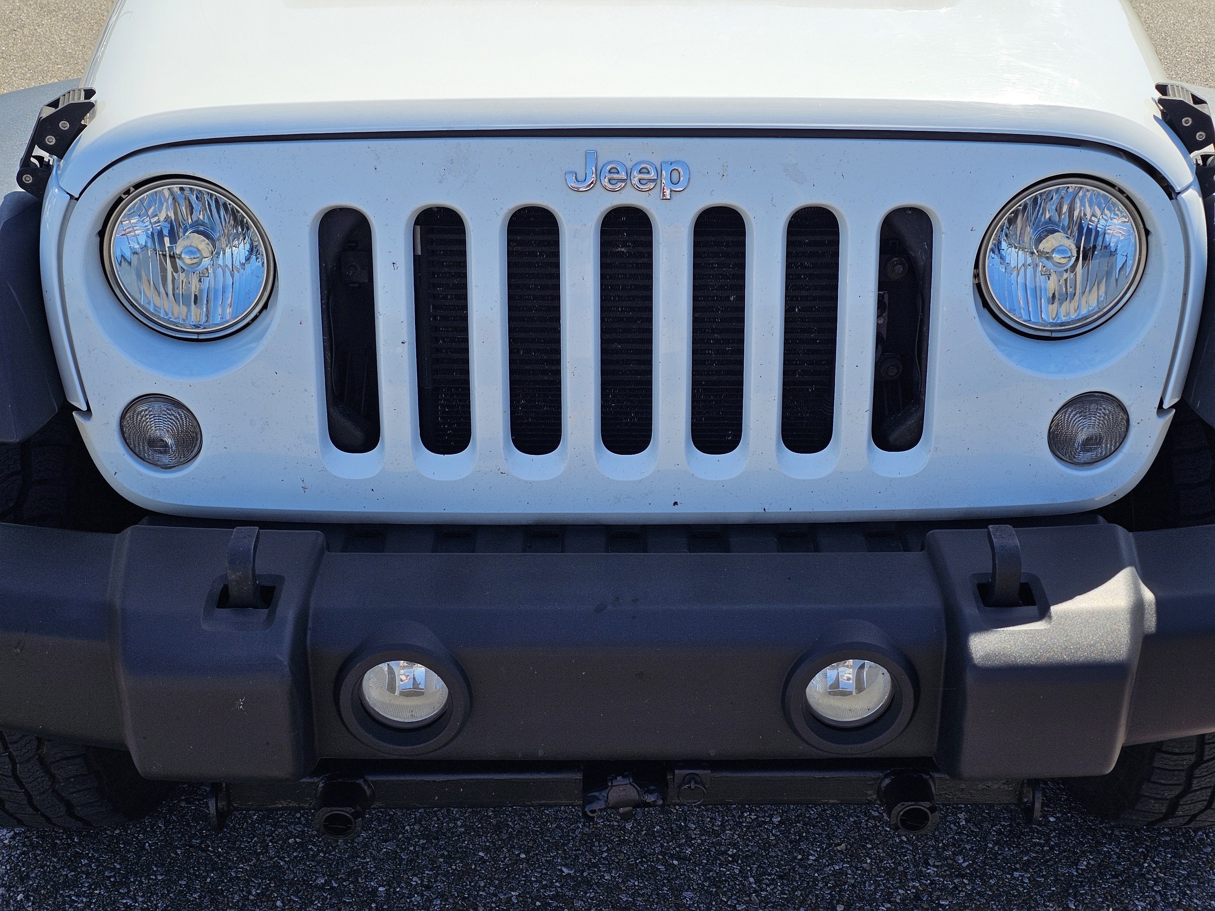 Used 2018 Jeep Wrangler Unlimited Sport S AWD/4WD image 3