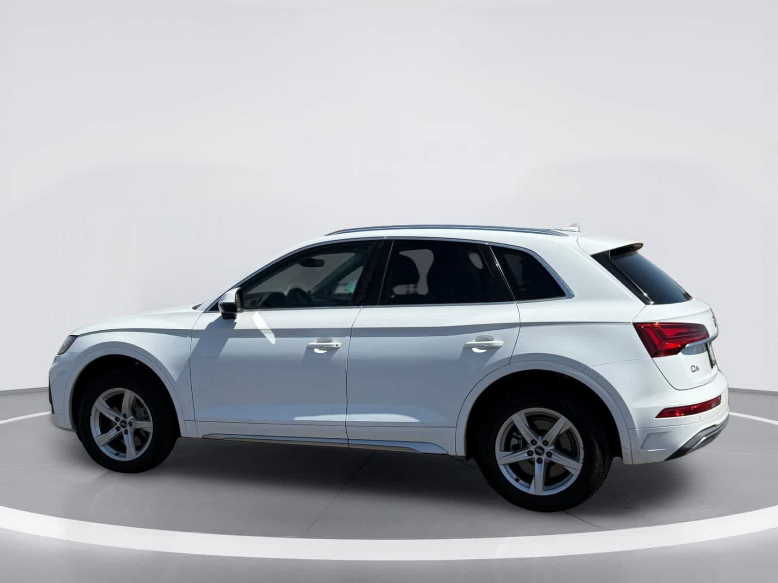 Used 2021 Audi Q5 2.0T Premium w/ Convenience Package AWD/4WD image 4