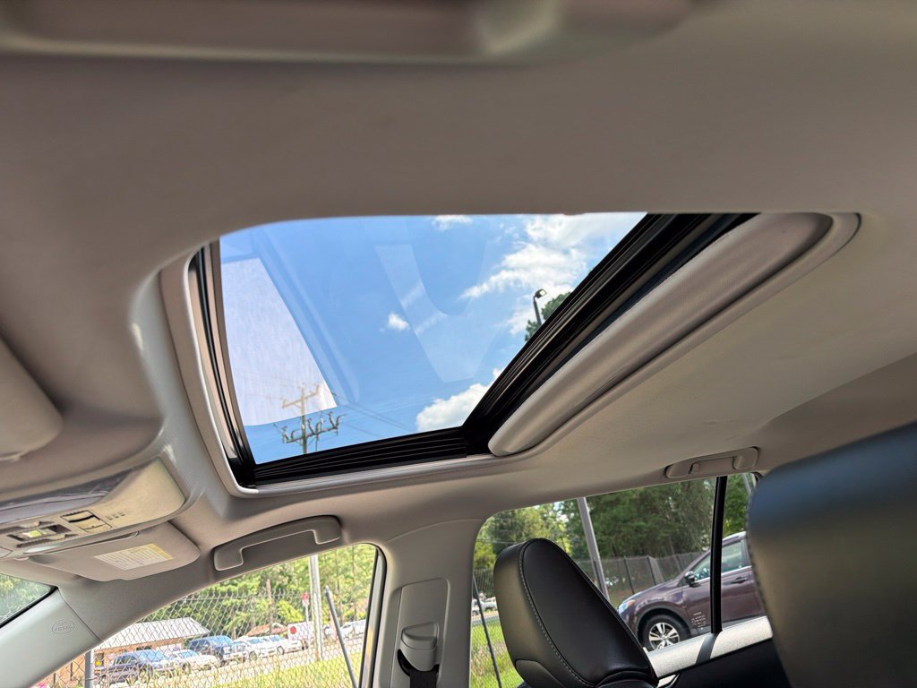 Used 2020 Toyota RAV4 XLE Premium FWD image 15
