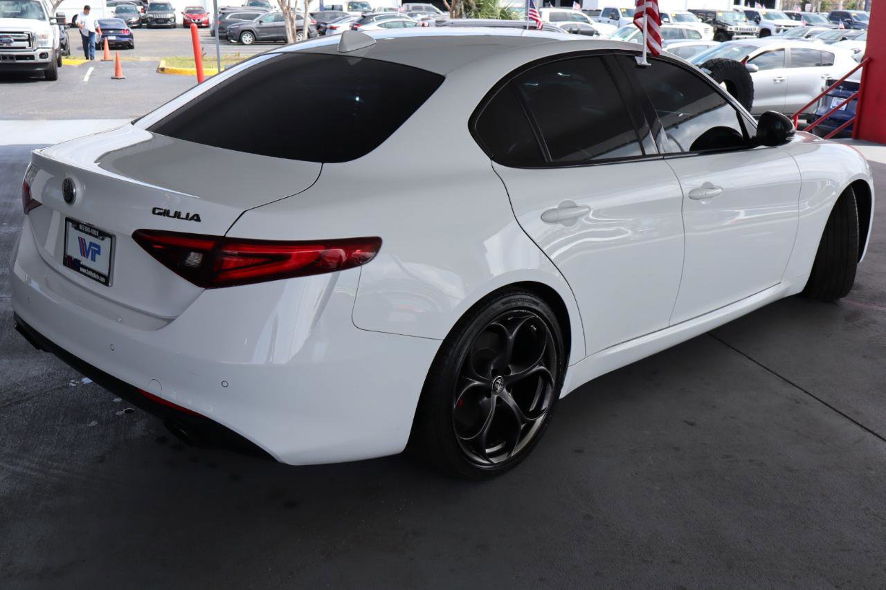 Used 2019 Alfa Romeo Giulia w/ Nero Edizione image 5