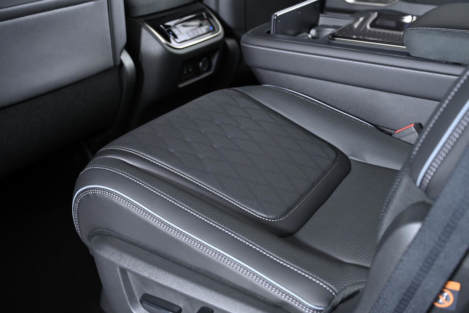 New 2026 INFINITI QX80 Autograph w/ Premium Cargo Package image 30