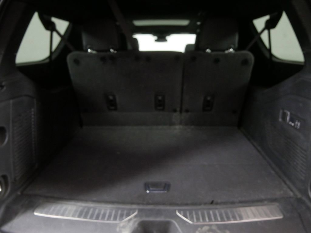 Used 2024 GMC Yukon XL Denali AWD/4WD image 7