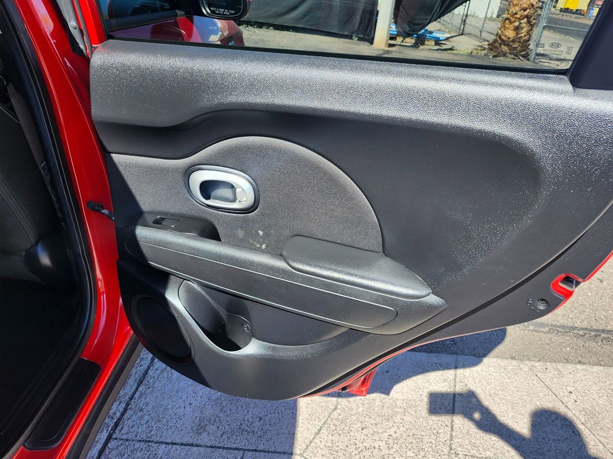 Used 2016 Kia Soul + FWD image 20